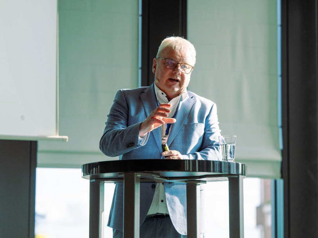 Herr Dr. Thomas Möller